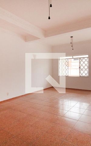 Casa para alugar com 240m², 3 quartos e 5 vagasSala