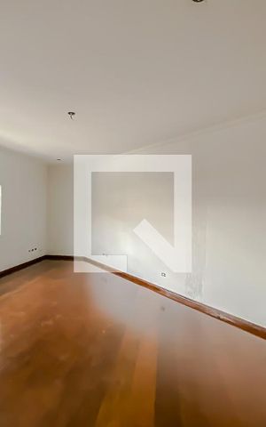 Casa para alugar com 140m², 2 quartos e 2 vagasSala