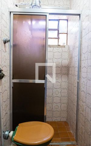 Casa à venda com 300m², 5 quartos e 4 vagasBanheiro da Edícula Detalhe