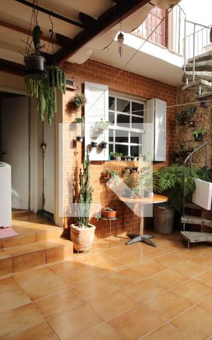 Casa à venda com 115m², 3 quartos e 2 vagasÁrea dos fundos