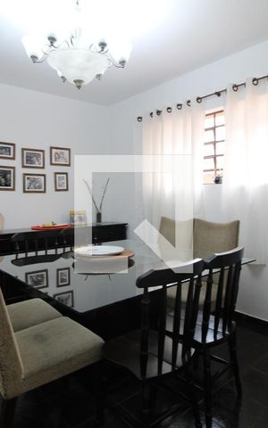Casa à venda com 115m², 3 quartos e 2 vagasSala de jantar
