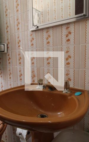 Casa à venda com 115m², 3 quartos e 2 vagasPia banheiro da suíte