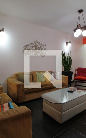 Casa à venda com 115m², 3 quartos e 2 vagasSala