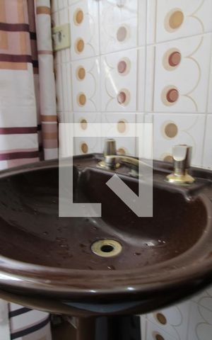 Casa à venda com 115m², 3 quartos e 2 vagasPia banheiro comum