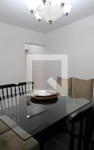 Casa à venda com 115m², 3 quartos e 2 vagasSala de jantar