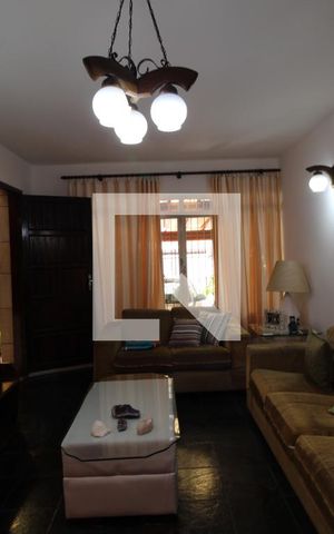 Casa à venda com 115m², 3 quartos e 2 vagasSala