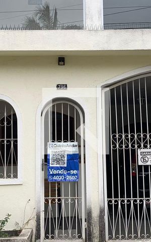 Casa à venda com 360m², 3 quartos e 4 vagasFachada