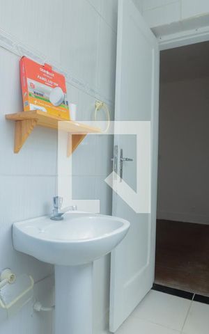 Casa à venda com 200m², 3 quartos e 1 vagaBanheiro 1