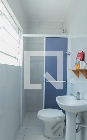 Casa à venda com 200m², 3 quartos e 1 vagaBanheiro 1