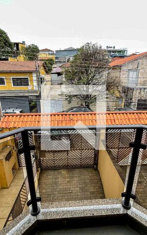 Casa à venda com 330m², 3 quartos e 8 vagas Casa à venda com 330m², 3 quartos e 8 vagasVaranda da suíte 2