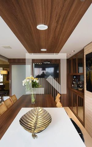 Apartamento à venda com 200m², 3 quartos e 3 vagasVaranda