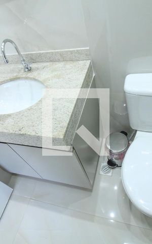 Apartamento à venda com 57m², 2 quartos e sem vaga Apartamento à venda com 57m², 2 quartos e sem vagaBanheiro 2