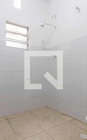 Casa para alugar com 55m², 2 quartos e sem vaga Casa para alugar com 55m², 2 quartos e sem vagaBanheiro
