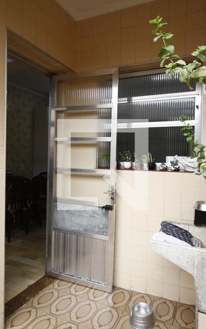 Casa à venda com 120m², 2 quartos e 1 vagaÁrea de Serviço