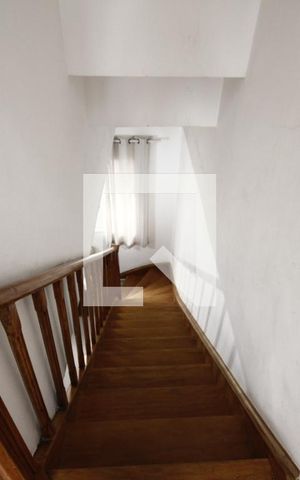 Casa à venda com 120m², 2 quartos e 1 vagaEscada