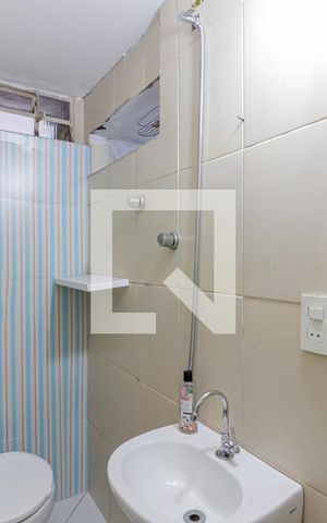 Casa à venda com 437m², 3 quartos e 3 vagas Casa à venda com 437m², 3 quartos e 3 vagasBanheiro de Serviço