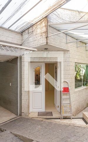 Casa à venda com 437m², 3 quartos e 3 vagas Casa à venda com 437m², 3 quartos e 3 vagasJardim