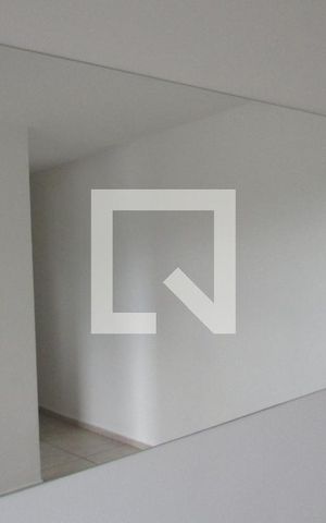 Apartamento para alugar com 45m², 2 quartos e 1 vagaDetalhe da Sala - Espelho