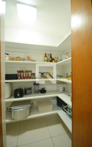 Apartamento à venda com 640m², 7 quartos e 2 vagasDespensa