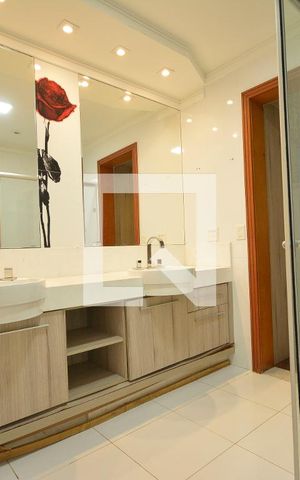 Apartamento à venda com 640m², 7 quartos e 2 vagasBanheiro da suíte