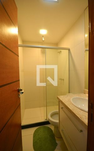 Apartamento à venda com 640m², 7 quartos e 2 vagasBanheiro de Serviço