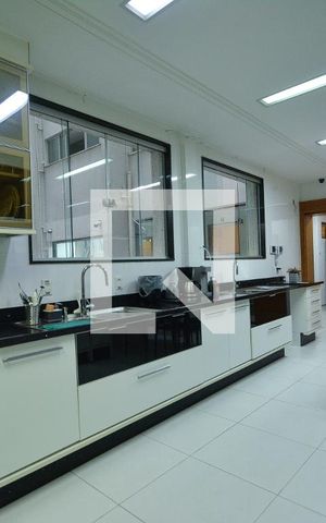 Apartamento à venda com 640m², 7 quartos e 2 vagasCozinha