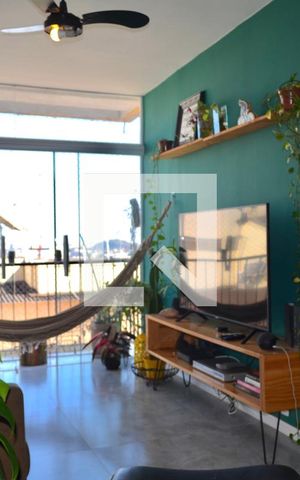 Apartamento à venda com 165m², 3 quartos e 2 vagas Apartamento à venda com 165m², 3 quartos e 2 vagasSala