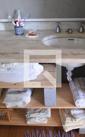 Apartamento à venda com 165m², 3 quartos e 2 vagasBanheiro da Suíte