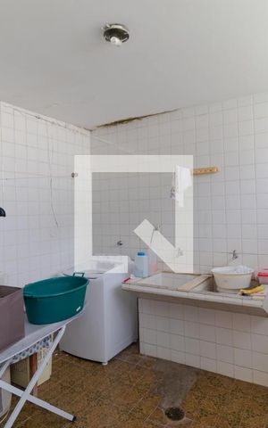 Casa para alugar com 628m², 5 quartos e 7 vagas Casa para alugar com 628m², 5 quartos e 7 vagasÁrea de Serviço 02