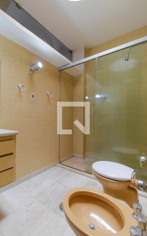Casa para alugar com 628m², 5 quartos e 7 vagas Casa para alugar com 628m², 5 quartos e 7 vagasBanheiro 02