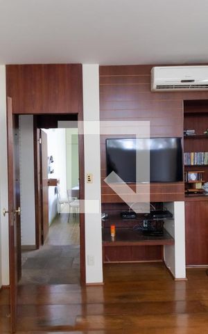 Casa para alugar com 628m², 5 quartos e 7 vagas Casa para alugar com 628m², 5 quartos e 7 vagasSala de TV