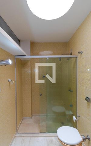 Casa para alugar com 628m², 5 quartos e 7 vagas Casa para alugar com 628m², 5 quartos e 7 vagasBanheiro 02