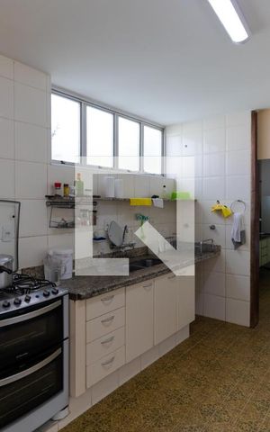 Casa para alugar com 628m², 5 quartos e 7 vagas Casa para alugar com 628m², 5 quartos e 7 vagasCozinha
