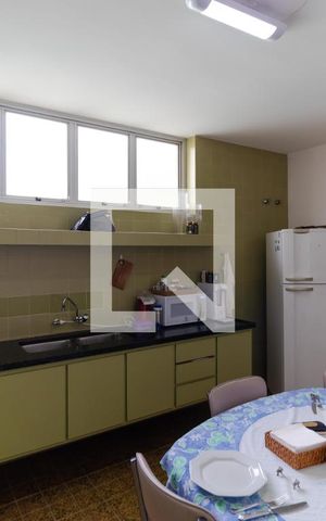 Casa para alugar com 628m², 5 quartos e 7 vagas Casa para alugar com 628m², 5 quartos e 7 vagasCopa