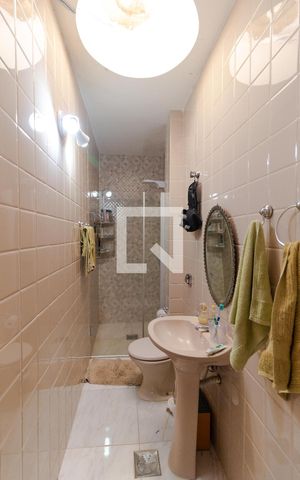 Casa para alugar com 628m², 5 quartos e 7 vagas Casa para alugar com 628m², 5 quartos e 7 vagasBanheiro (Edícula)