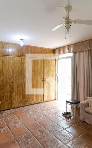 Casa para alugar com 628m², 5 quartos e 7 vagas Casa para alugar com 628m², 5 quartos e 7 vagasQuarto e Sala (Edícula)