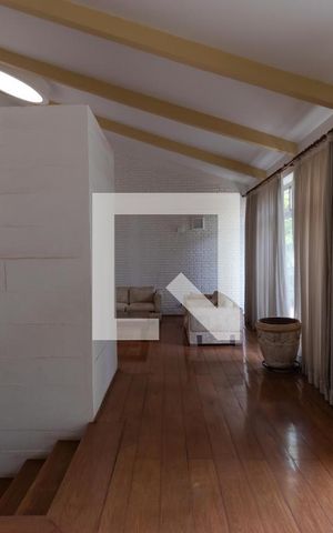 Casa para alugar com 628m², 5 quartos e 7 vagas Casa para alugar com 628m², 5 quartos e 7 vagasSalas