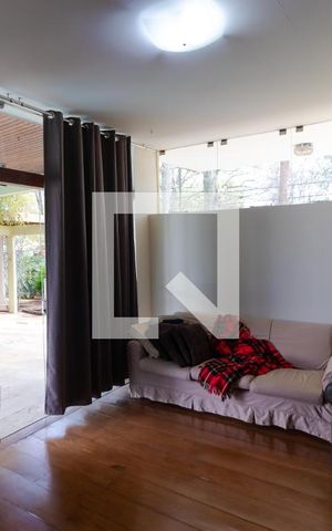 Casa para alugar com 628m², 5 quartos e 7 vagas Casa para alugar com 628m², 5 quartos e 7 vagasSala de TV