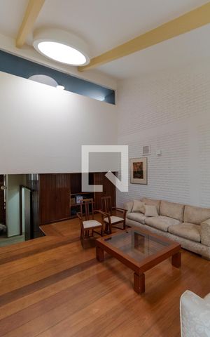 Casa para alugar com 628m², 5 quartos e 7 vagas Casa para alugar com 628m², 5 quartos e 7 vagasSalas