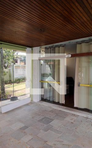Casa para alugar com 628m², 5 quartos e 7 vagas Casa para alugar com 628m², 5 quartos e 7 vagasVaranda