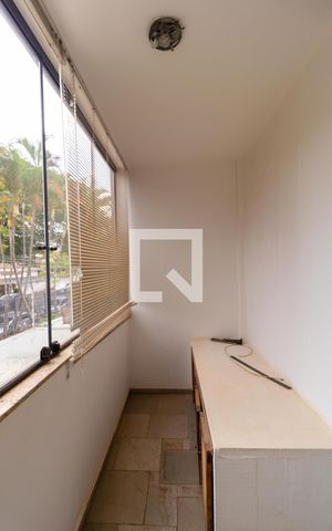 Casa para alugar com 628m², 5 quartos e 7 vagas Casa para alugar com 628m², 5 quartos e 7 vagasSacada da Suíte 01