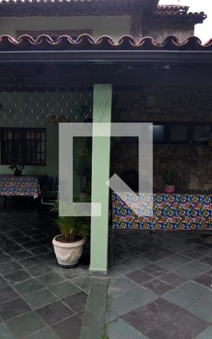 Casa à venda com 269m², 3 quartos e 5 vagasQuintal