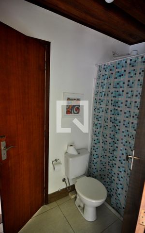 Casa à venda com 269m², 3 quartos e 5 vagasBanheiro Canadense