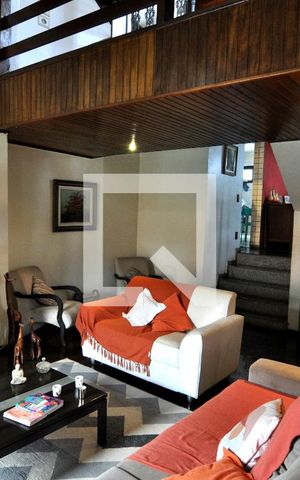 Casa à venda com 269m², 3 quartos e 5 vagasSala