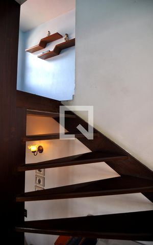 Casa à venda com 269m², 3 quartos e 5 vagasAcesso ao Terceiro Andar