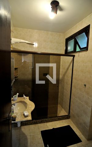 Casa à venda com 269m², 3 quartos e 5 vagasBanheiro da Suite
