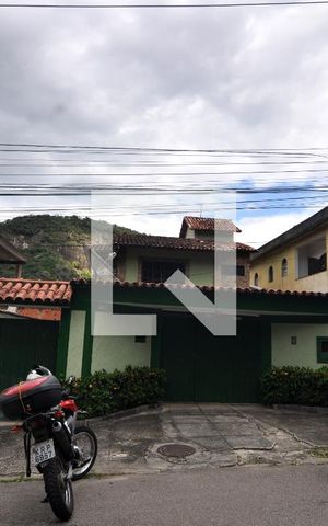 Casa à venda com 269m², 3 quartos e 5 vagasFachada da Casa