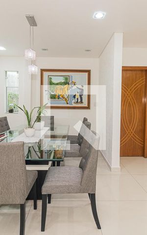Casa à venda com 185m², 3 quartos e 2 vagas Casa à venda com 185m², 3 quartos e 2 vagasSala