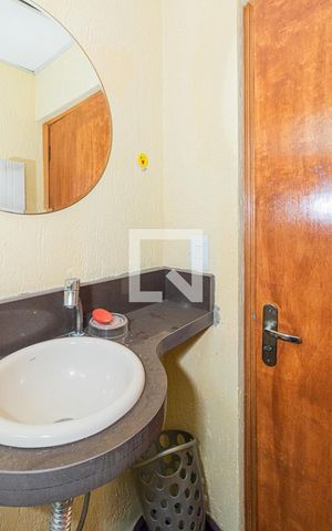 Casa à venda com 185m², 3 quartos e 2 vagas Casa à venda com 185m², 3 quartos e 2 vagasLavabo da Churrasqueira