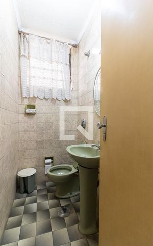 Casa à venda com 202m², 3 quartos e 4 vagas Casa à venda com 202m², 3 quartos e 4 vagasLavabo